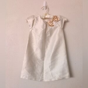 Toddler girls Gymboree gold and white bow dress